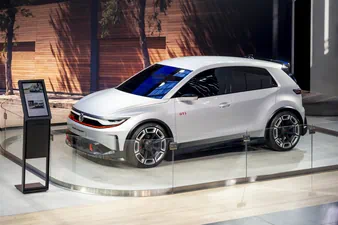 Teaser elektro-trifft-sportlichkeit-neue-fahrzeugausstellung-im-volkswagen-pavillon