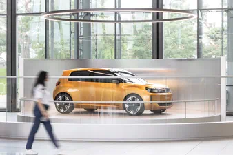 Teaser id.-every1-volkswagens-kuenftiges-elektrisches-einstiegsmodell-in-der-autostadt-zu-sehen